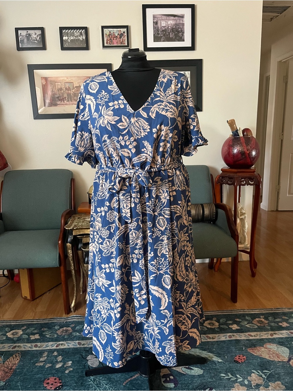 BloomChic Blue Floral V-Neck Tie Waist Midi Dress